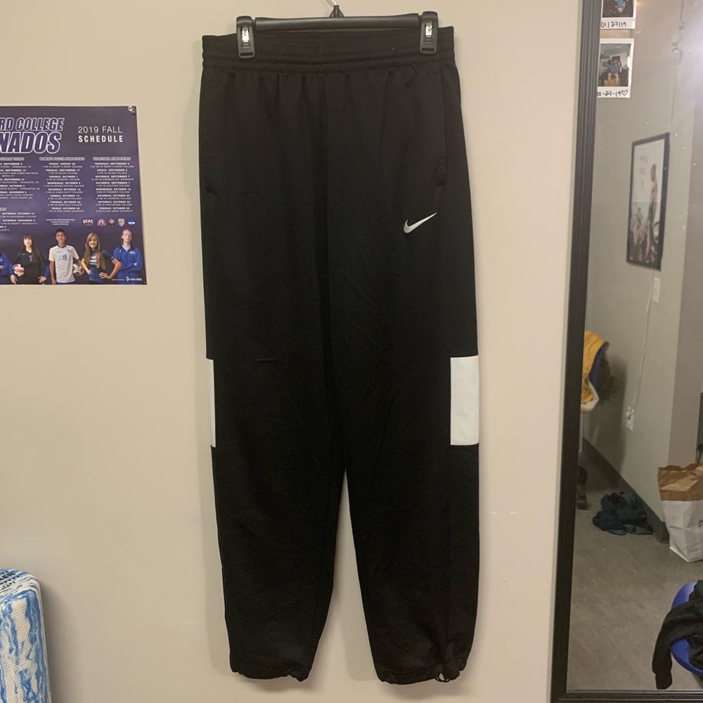 Nike Pants w/ Drawstrings size Large